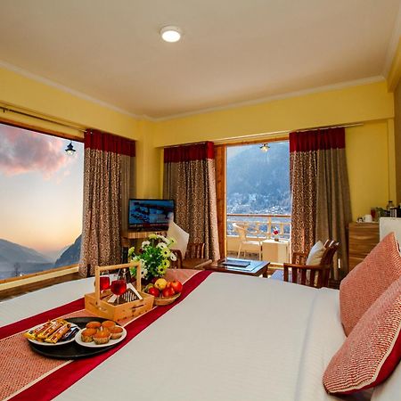 Snow Flakes Resort And Spa Centrally Heated Luxury Resort Manali  Exterior photo