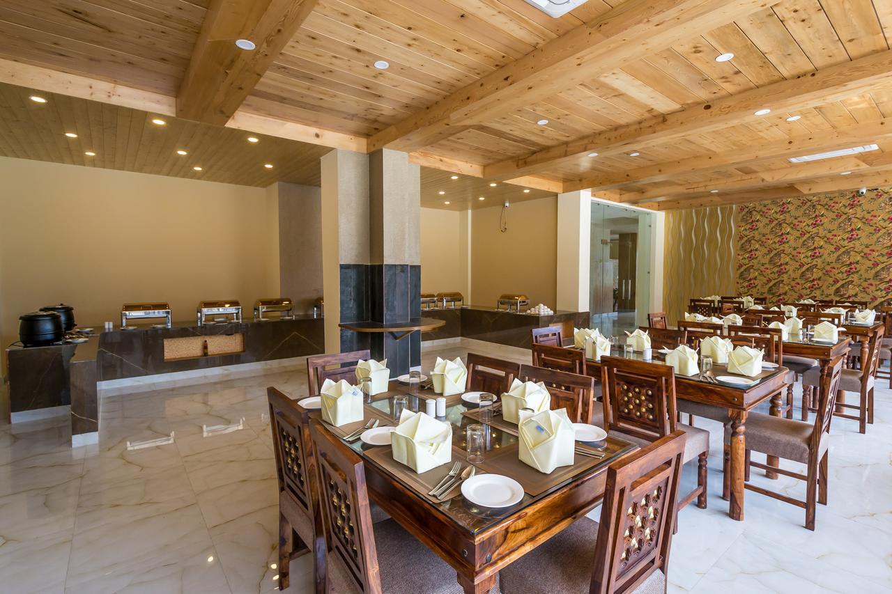 Snow Flakes Resort And Spa Centrally Heated Luxury Resort Manali  Exterior photo