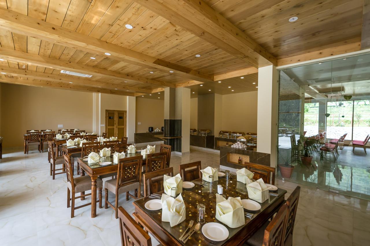 Snow Flakes Resort And Spa Centrally Heated Luxury Resort Manali  Exterior photo
